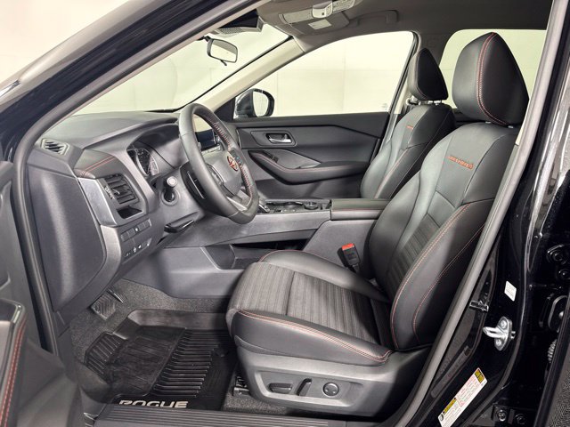 Used 2026 Nissan Rogue SV AWD/4WD image 11