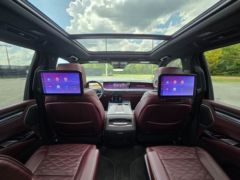 Used 2025 Cadillac Escalade Sport w/ Touring Package AWD/4WD image 25