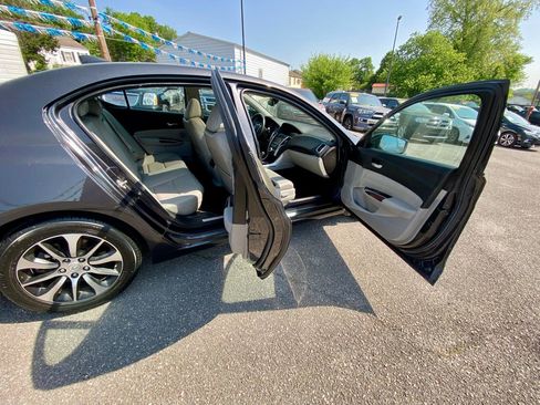 Used 2016 Acura TLX w/ Technology Package FWD image 11