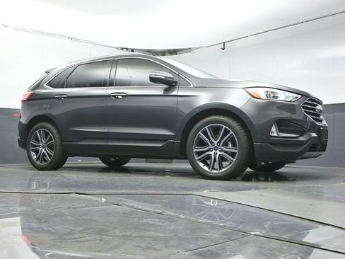 Used 2019 Ford Edge Titanium w/ Cold Weather Package image 28