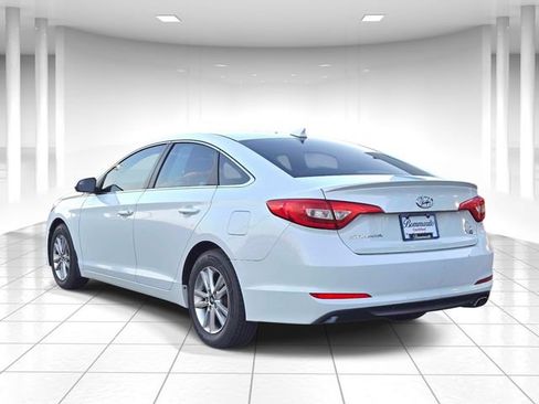 Used 2017 Hyundai Sonata SE FWD image 3
