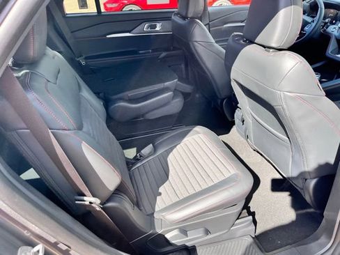 New 2026 Ford Explorer ST-Line w/ ST-Line Street Pack image 11
