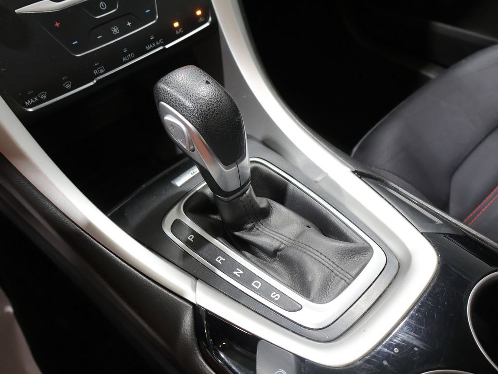 Used 2014 Ford Fusion SE FWD image 27