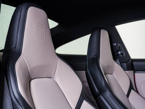 New 2026 Porsche 911 Carrera 4S image 17
