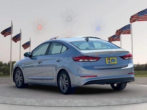 Used 2017 Hyundai Elantra SE FWD image 5