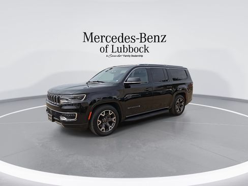Used 2024 Jeep Wagoneer L Series III w/ Flexible Seating Group AWD/4WD image 4