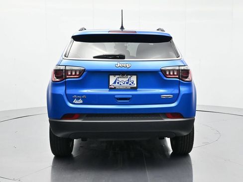 Used 2024 Jeep Compass Latitude AWD/4WD image 6