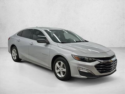 Used 2021 Chevrolet Malibu LS FWD image 3