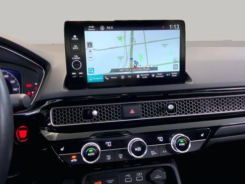 Used 2022 Honda Civic Touring image 6