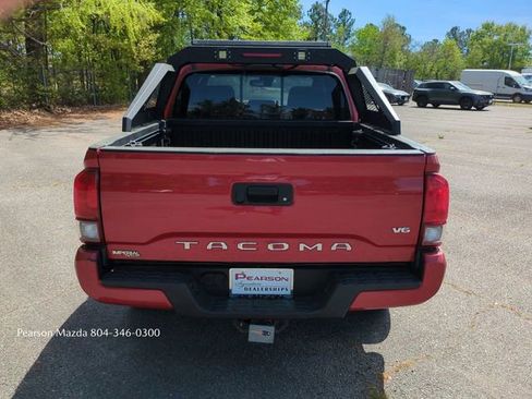 Used 2019 Toyota Tacoma TRD Sport image 5