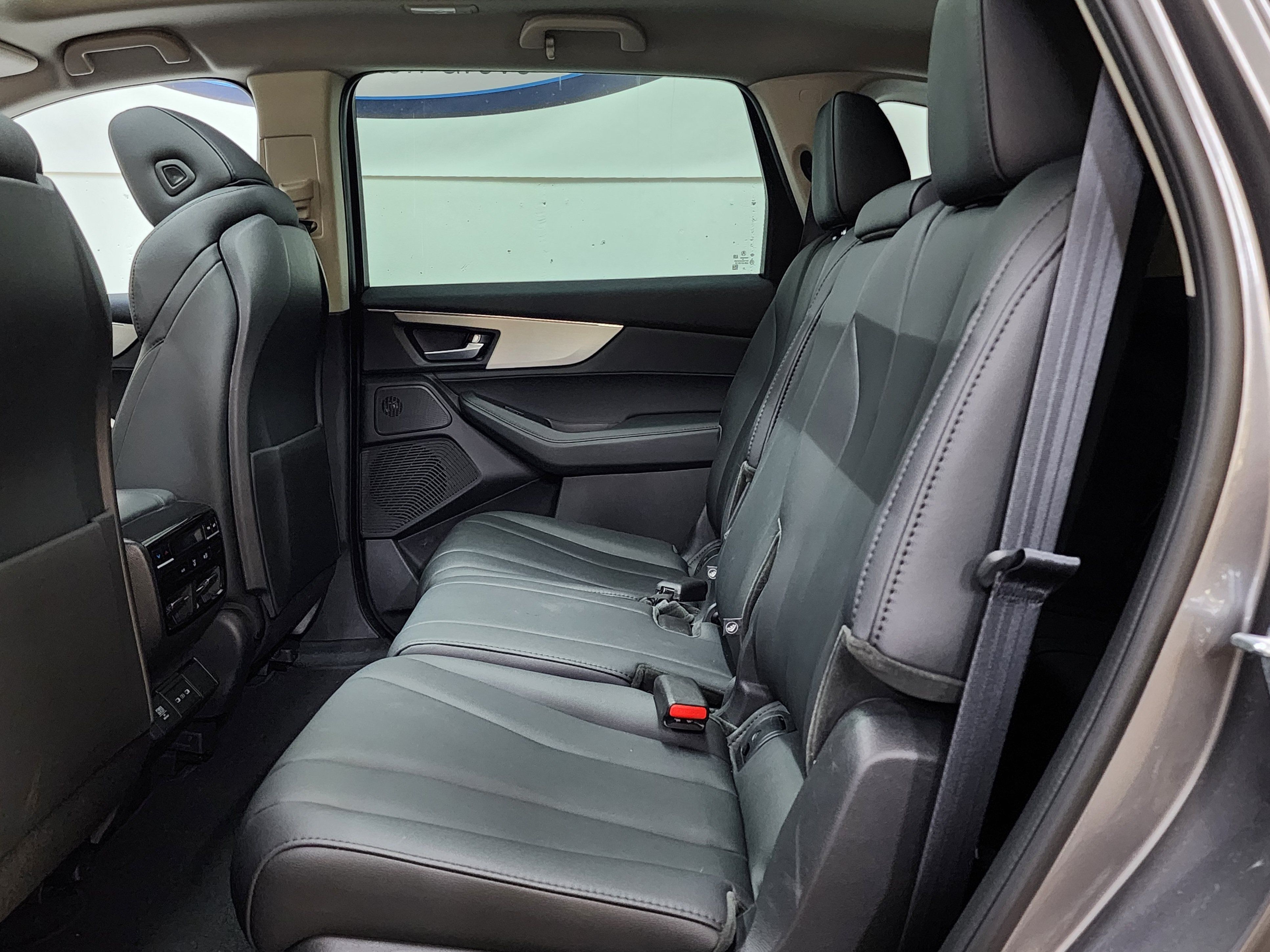 Used 2025 Acura MDX SH-AWD image 18
