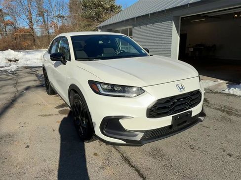 Used 2025 Honda HR-V Sport image 2