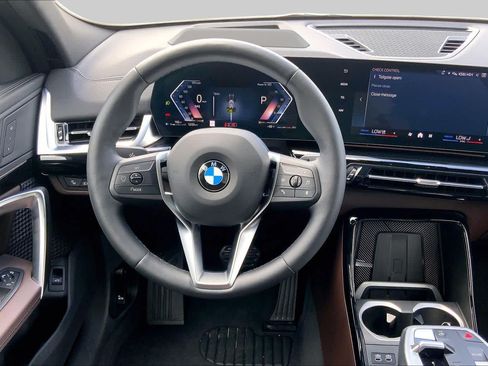 Used 2025 BMW X2 xDrive28i AWD/4WD image 5