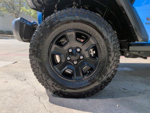 Used 2022 Jeep Gladiator Mojave image 12