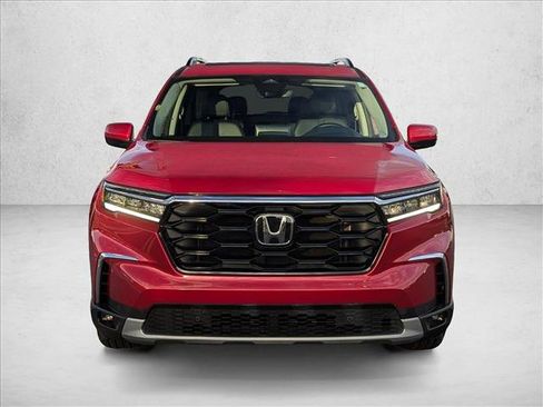 Used 2024 Honda Pilot Touring image 2