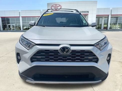 Used 2019 Toyota RAV4 Limited w/ Cold Weather Package FWD image 9
