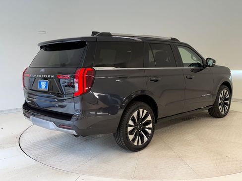 Used 2025 Ford Expedition Platinum w/ Driver's Package image 9