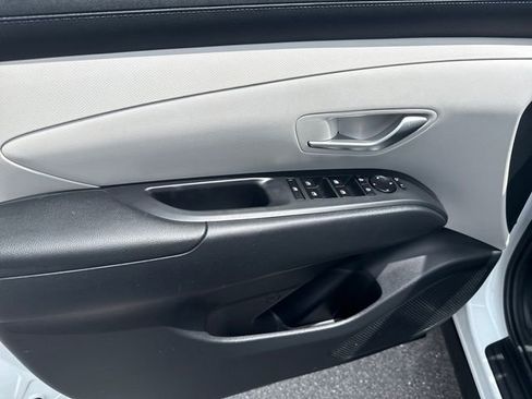 Certified 2025 Hyundai Tucson SE AWD/4WD image 9