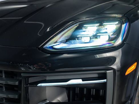 Certified 2026 Porsche Cayenne Coupe AWD/4WD image 12