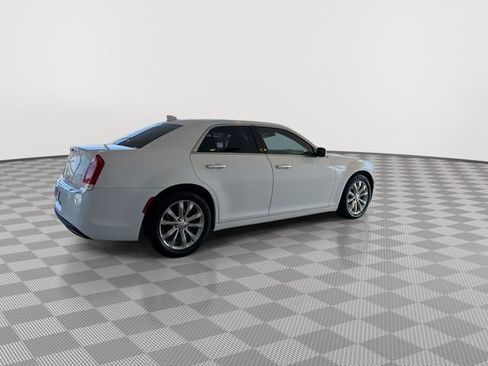 Used 2018 Chrysler 300 Limited AWD/4WD image 11