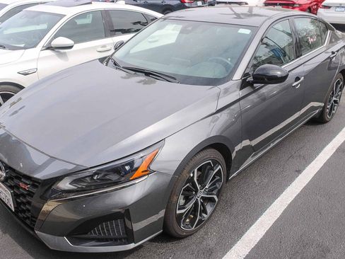 Used 2025 Nissan Altima 2.5 SR image 6