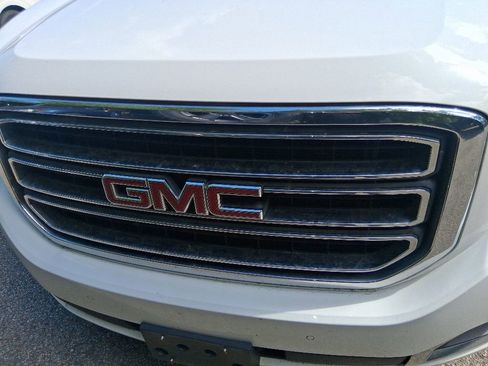 Used 2016 GMC Yukon SLT w/ Open Road Package AWD/4WD image 9