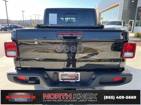 Used 2021 Jeep Gladiator Sport image 18