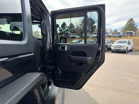 Used 2024 Jeep Wrangler Willys image 26
