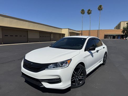 Used 2017 Honda Accord Sport Special Edition image 3