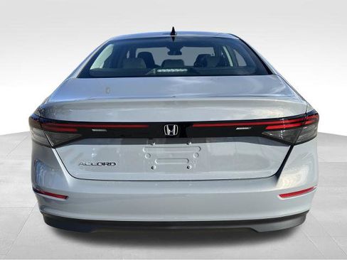 New 2025 Honda Accord SE image 18