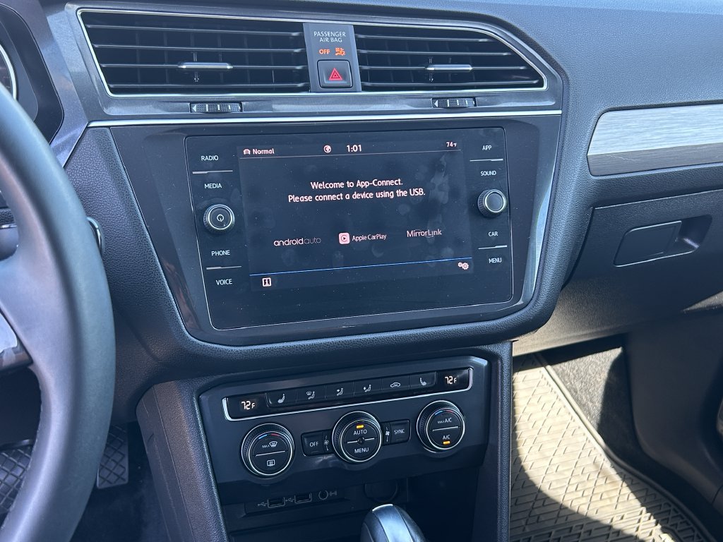 Used 2020 Volkswagen Tiguan SE AWD/4WD image 13