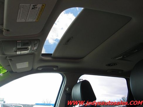 Used 2025 Kia Telluride S AWD/4WD image 8