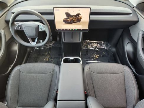 Used 2026 Tesla Model Y 2WD image 34