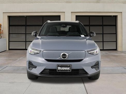 Certified 2023 Volvo XC40 Recharge Core image 6