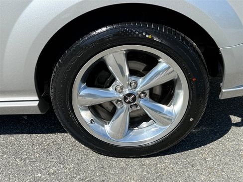 Used 2009 Ford Mustang GT RWD image 21