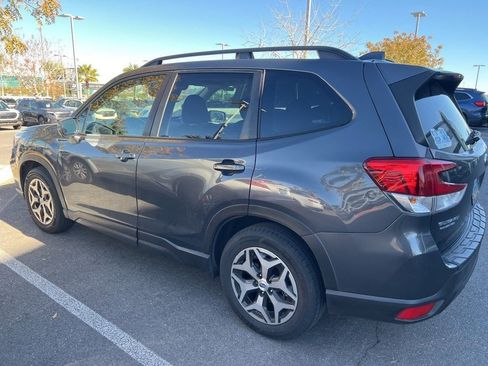 Used 2020 Subaru Forester Premium image 5