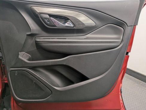 Used 2023 GMC Terrain SLE w/ Driver Convenience Package image 27