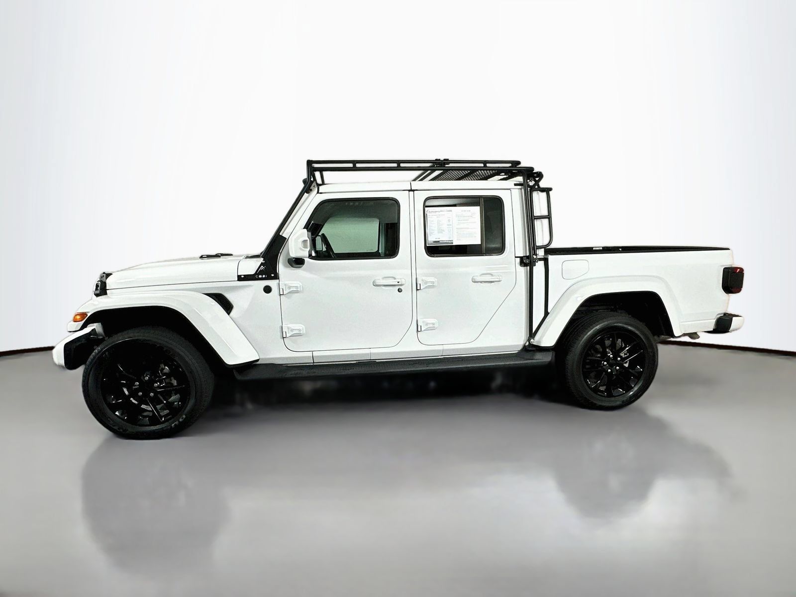 Used 2022 Jeep Gladiator Overland AWD/4WD image 4