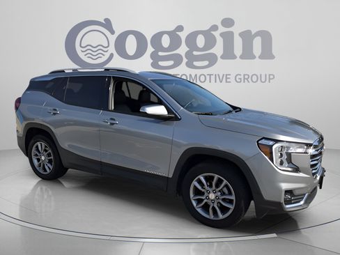 Used 2024 GMC Terrain SLT AWD/4WD image 7