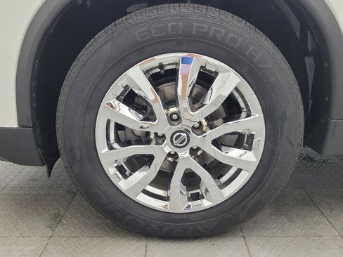 Used 2018 Nissan Rogue SV AWD/4WD image 31