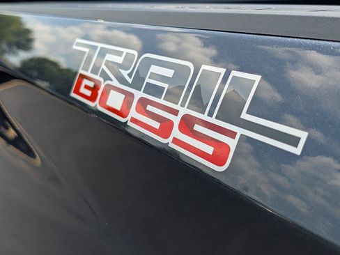 Used 2022 Chevrolet Silverado 1500 LT Trail Boss AWD/4WD image 38