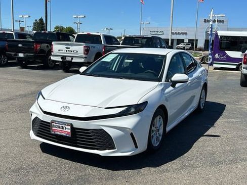 Used 2025 Toyota Camry LE FWD image 8