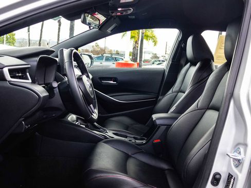 Used 2025 Toyota Corolla SE image 13