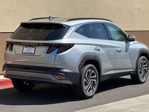 New 2025 Hyundai Tucson Limited image 5