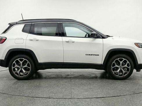 Used 2025 Jeep Compass Limited AWD/4WD image 11