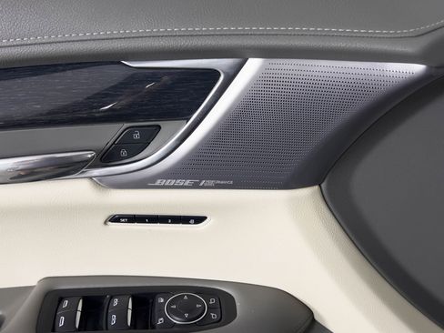 Used 2022 Cadillac XT6 Premium Luxury image 21