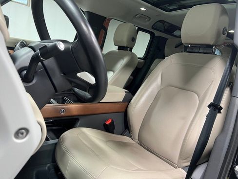 Used 2024 Land Rover Defender 110 S image 22