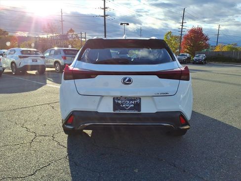 Certified 2022 Lexus UX 250h F Sport image 5