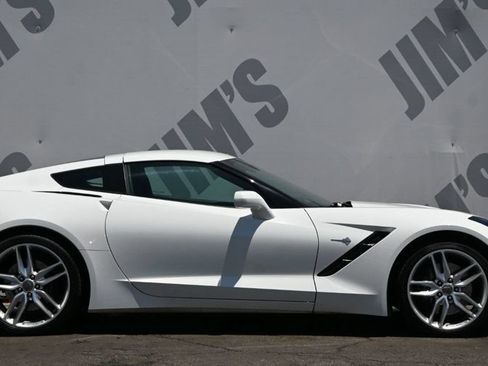 Used 2016 Chevrolet Corvette Stingray Coupe RWD image 4