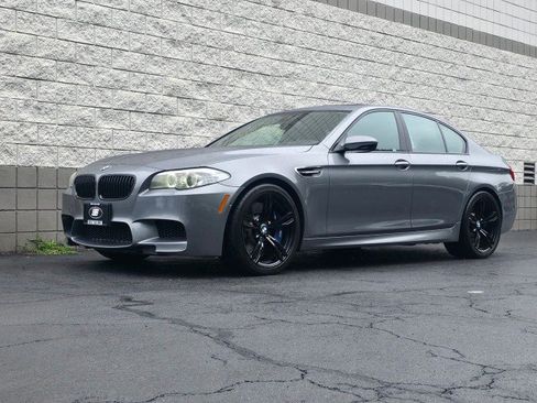 Used 2013 BMW M5 RWD image 1
